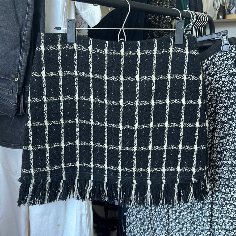 Tory Burch black and white tweed mini skirt with fringe, size 6